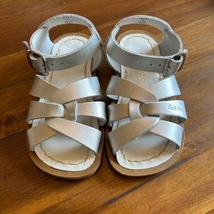 Silver Salt Water Sandals - size 6 - in GUC